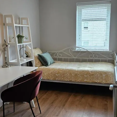 Knocknacarra House - Stylish Spacious House Near Salthill Holiday home