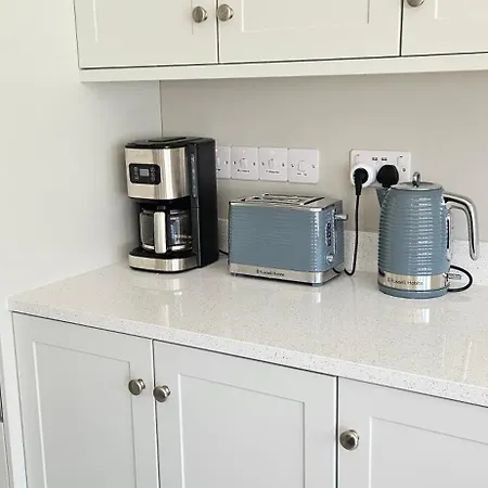 Knocknacarra House - Stylish Spacious House Near Salthill *