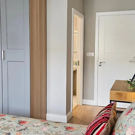 Knocknacarra House - Stylish Spacious House Near Salthill